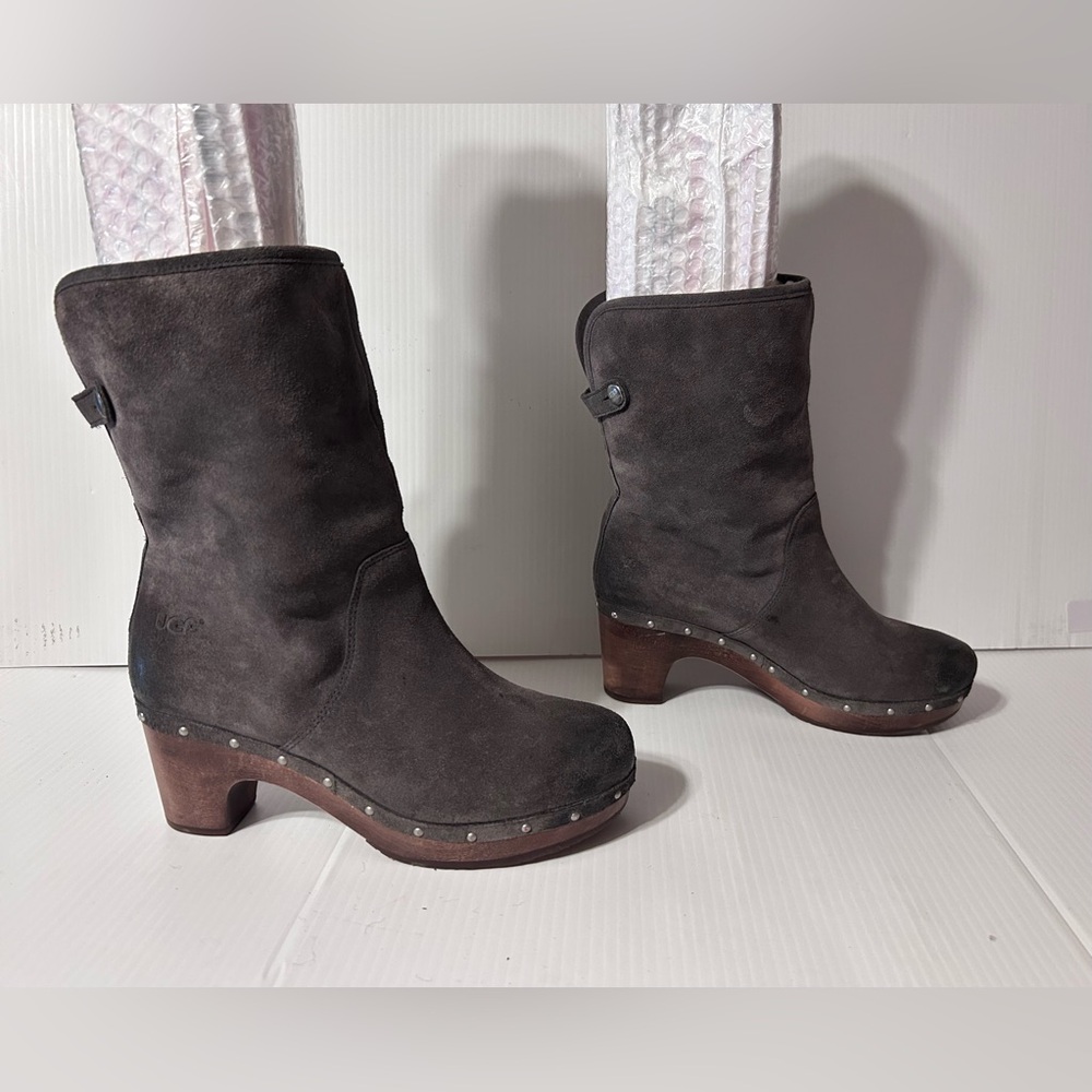 UGG Women's Dark Gray Suede Studded Clog Boots